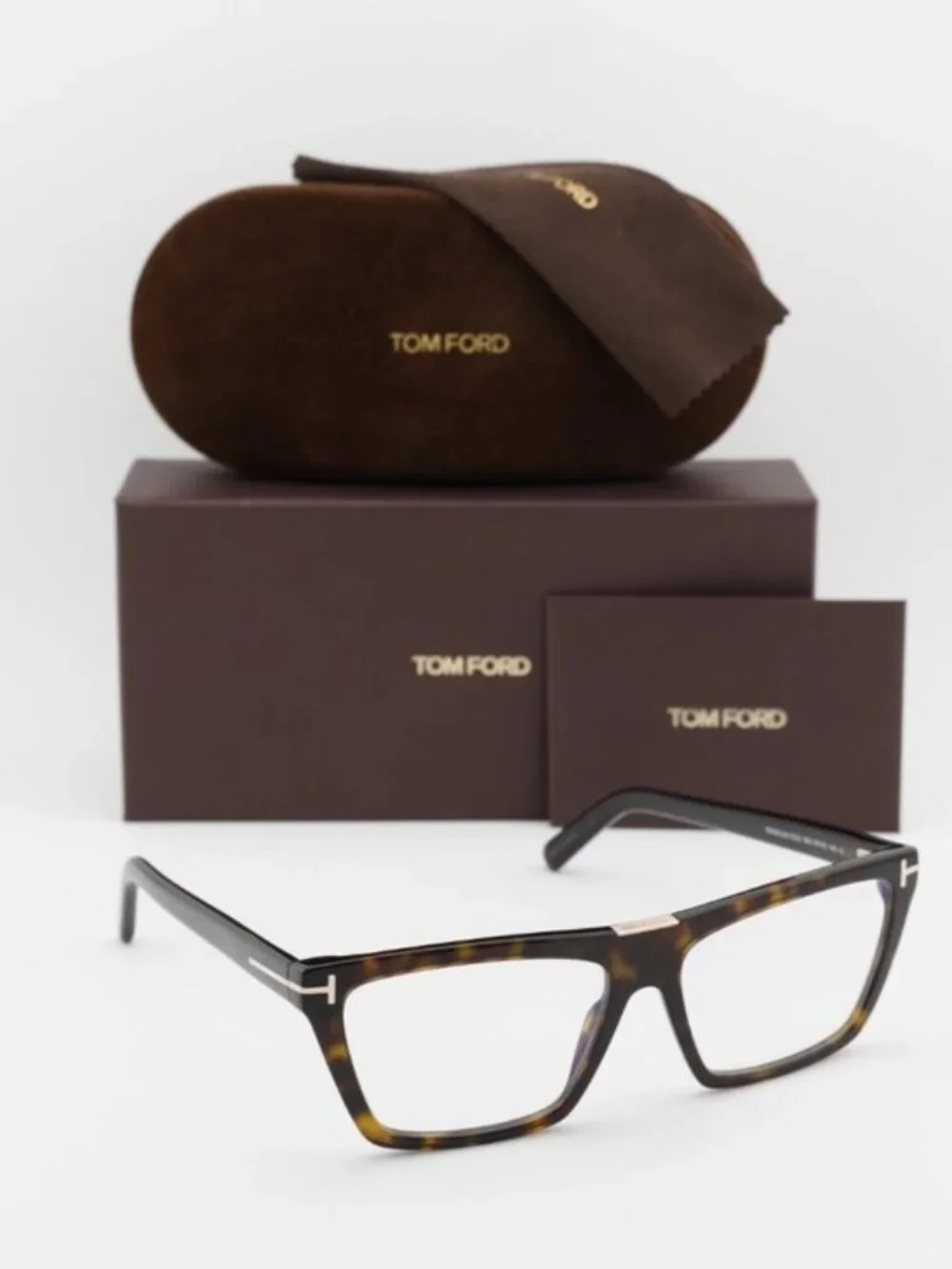 Tom Ford model ft5912